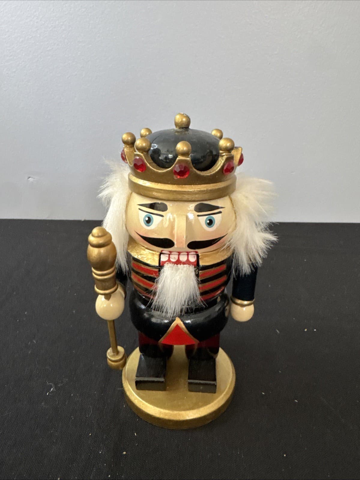nut crackers - Image 1