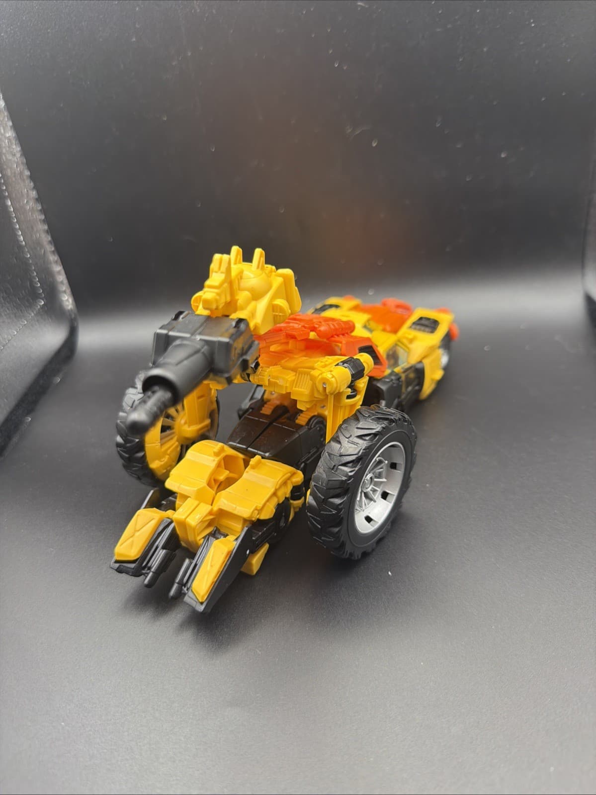 transformers generations thrilling 30 sandstorm - Thumbnail 5