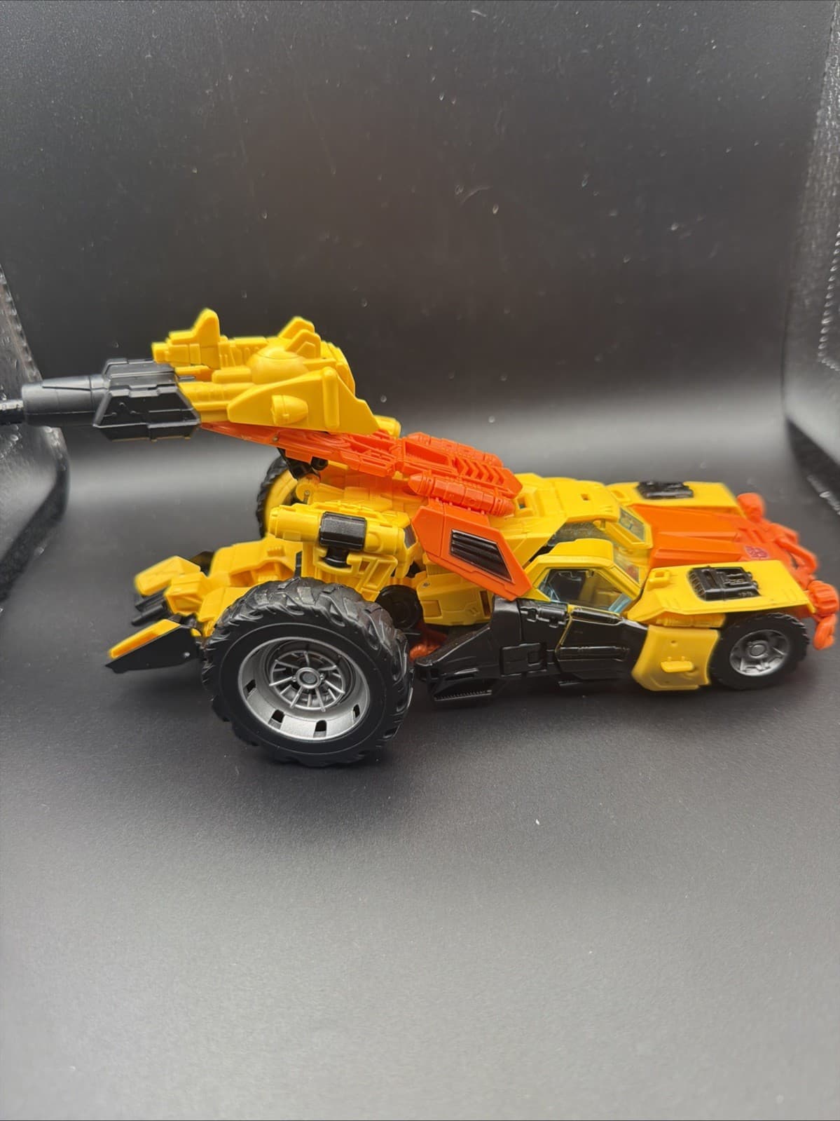 transformers generations thrilling 30 sandstorm - Thumbnail 4