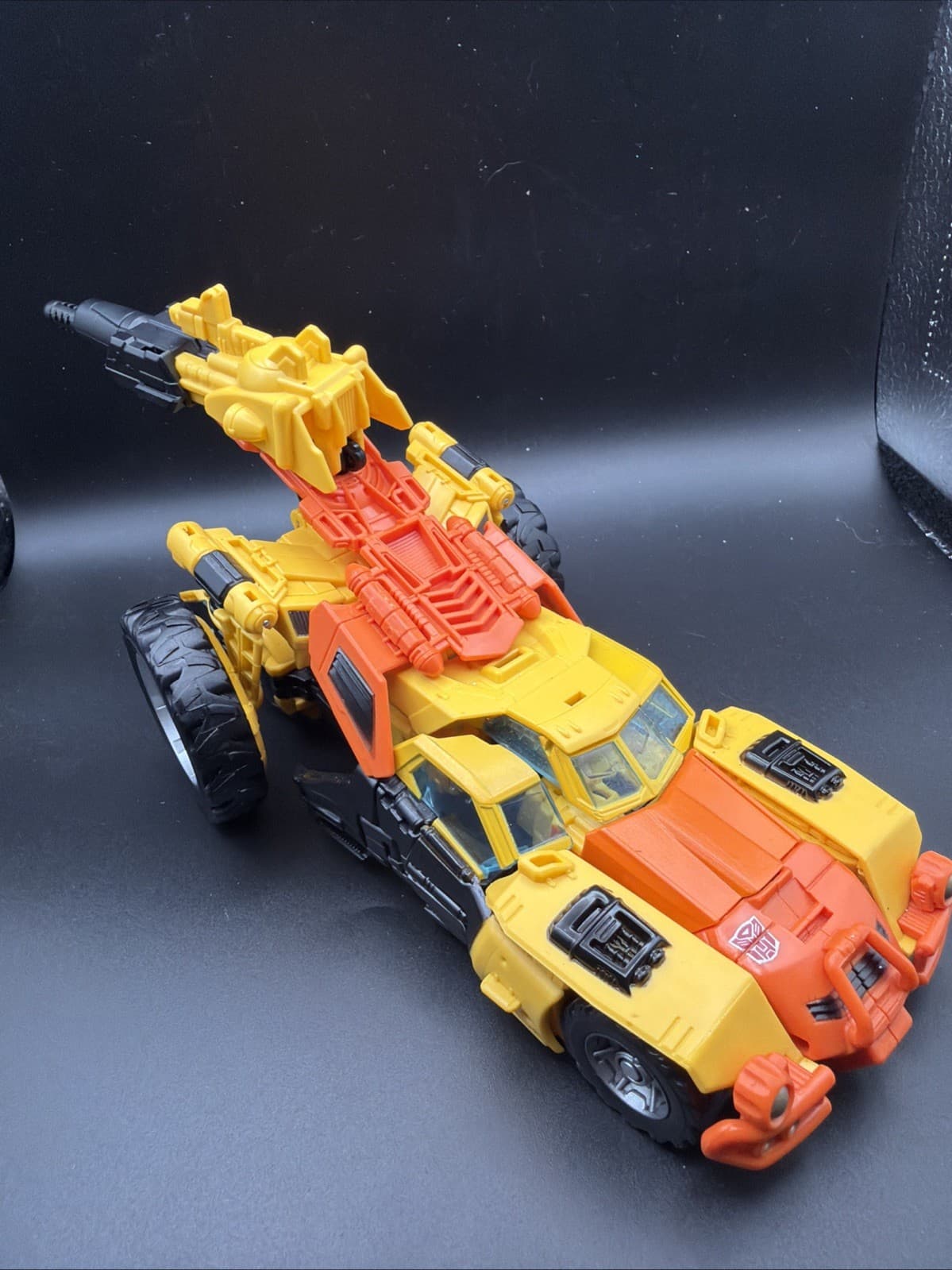 transformers generations thrilling 30 sandstorm - Thumbnail 2