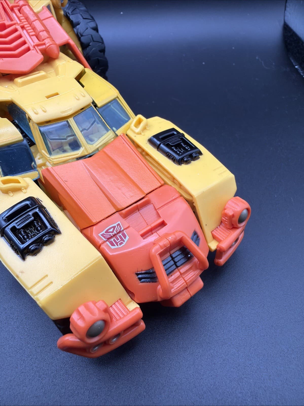transformers generations thrilling 30 sandstorm - Thumbnail 3