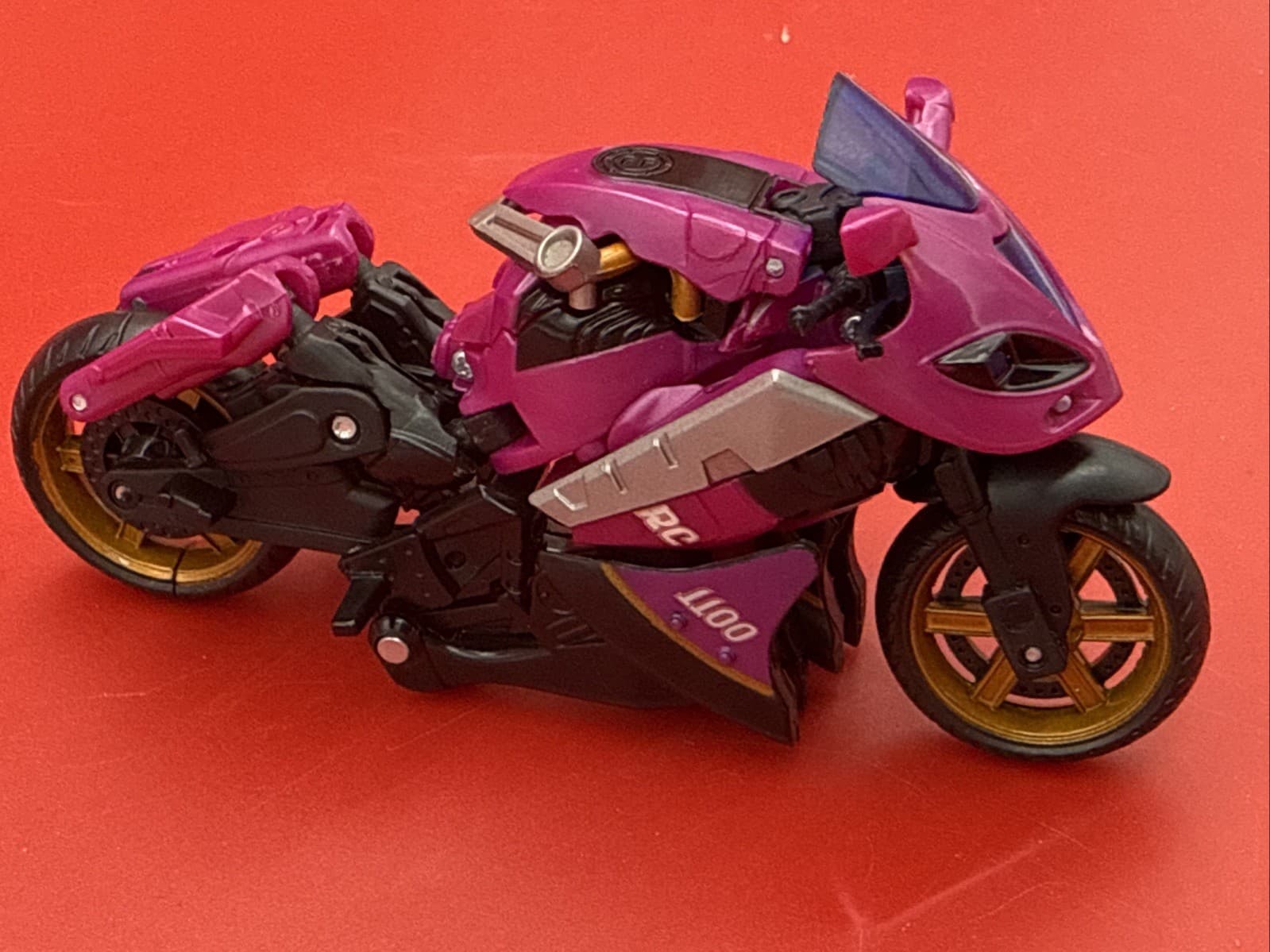 Hasbro Transformers Movie Deluxe: Arcee Action Figure - Thumbnail 3